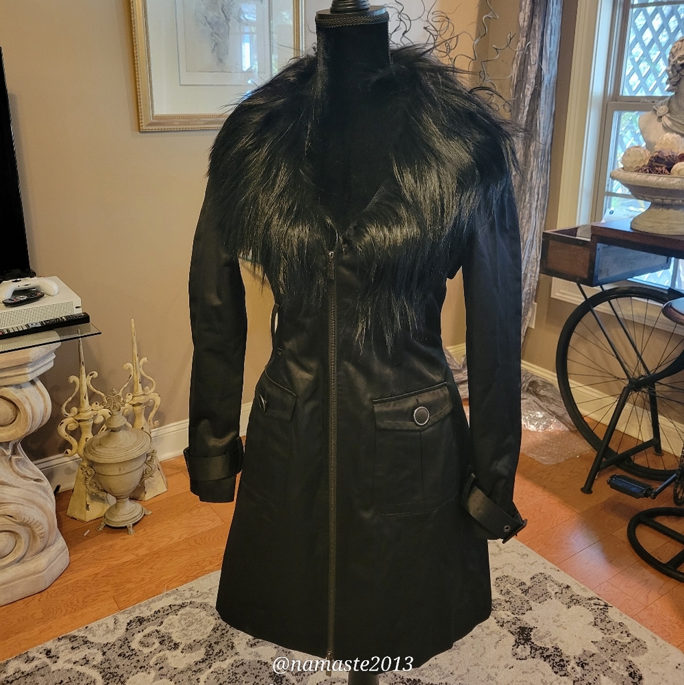 Bebe Faux Fur Removable Collar Cotton Blend Satin Feel Fabric Black in xs #597